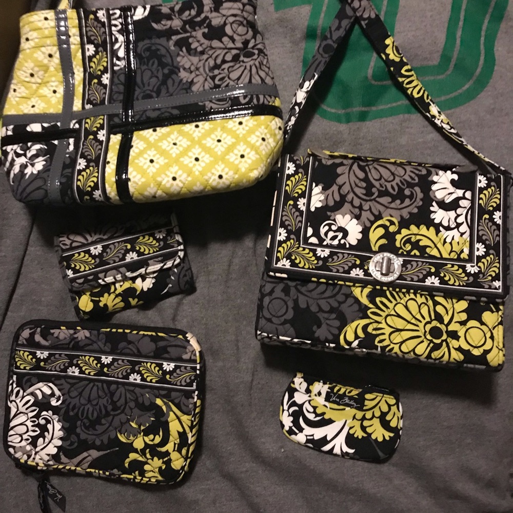 Excellent condition Vera Bradley set/lot